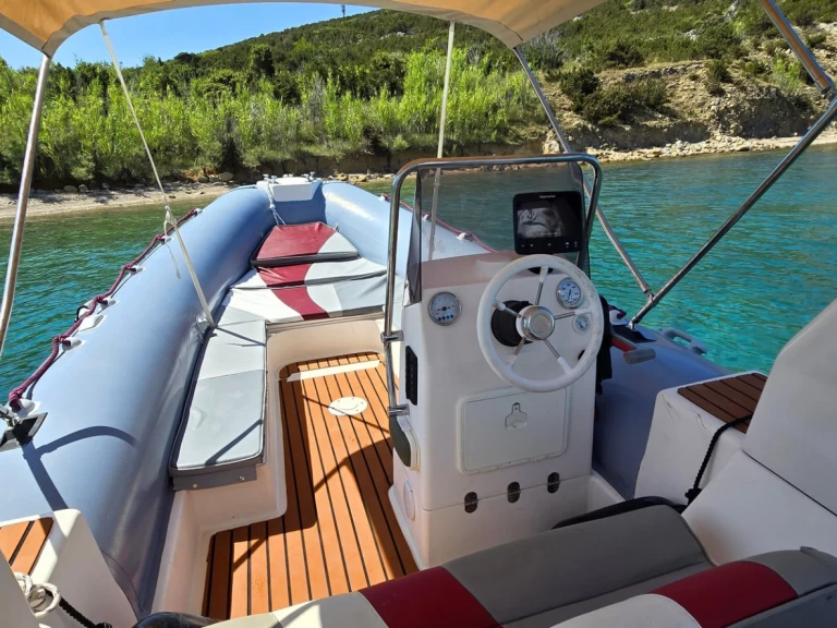 Novomar NM630 charter bareboat eller skeppad i Novalja