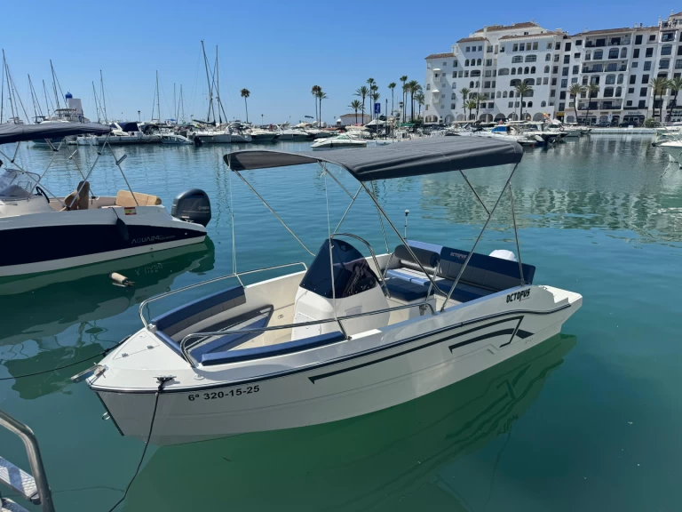 Hyr en AM Yacht 500 Open Benalmadena 