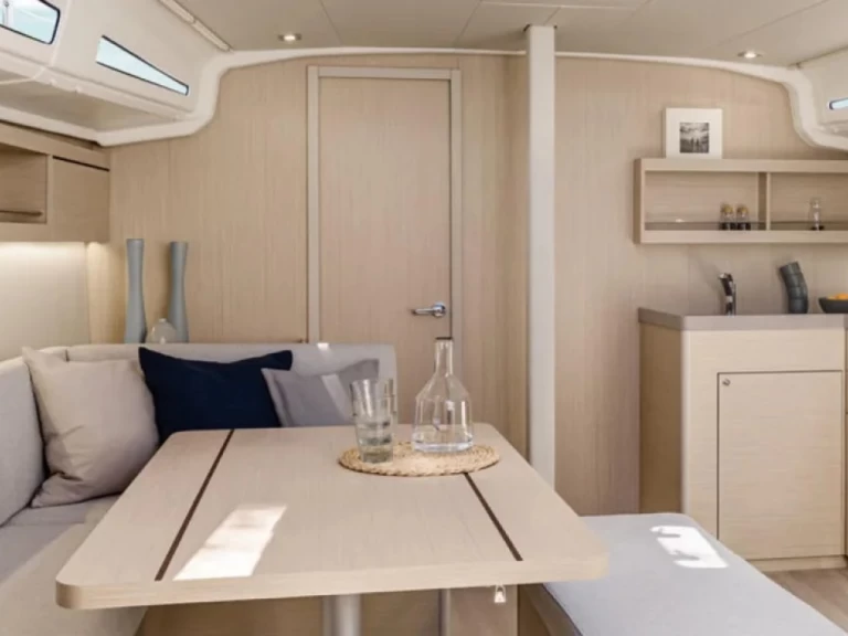 Uthyrning Segelbåt  Bénéteau med en båtlicens 