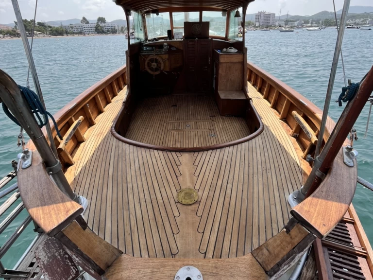 Yacht charter Sant Antoni de Portmany billig Motoverelo