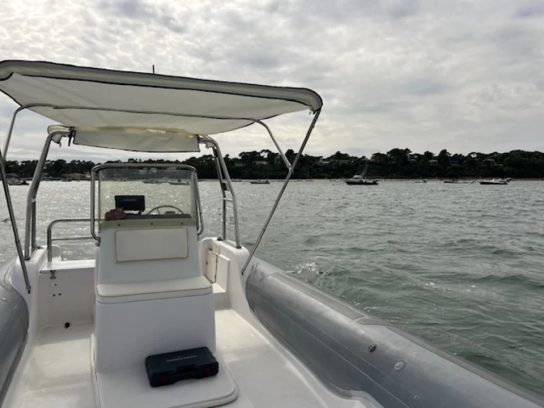 Sacs Sacs S 750 Madras charter bareboat eller skeppad i Lège-Cap-Ferret