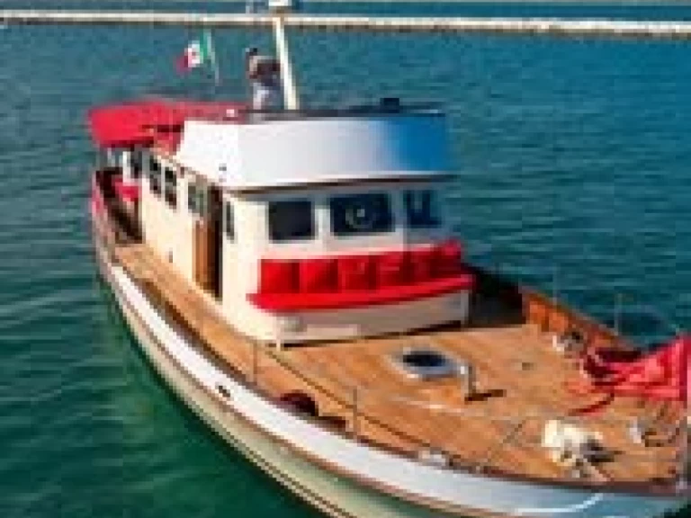 Hyr en De Poli Classic Trawler Venice 