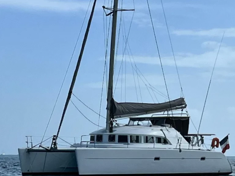 Uthyrning Katamaran  Lagoon med en båtlicens 