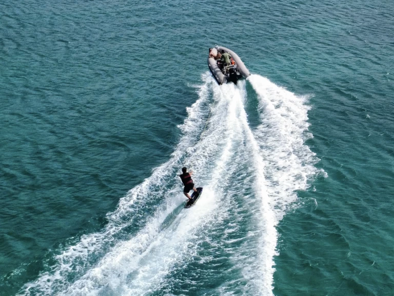 Uthyrning Sankt Martin - 3D Tender Lux 550 av Samboat 