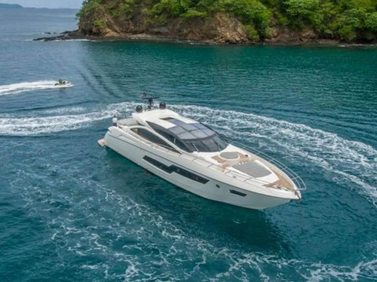 Hyra Lyx yacht med eller utan skeppare Sunseeker Culebra 