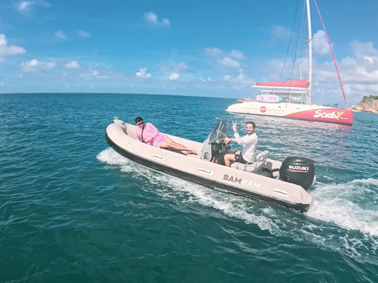 Uthyrning RIB 3D Tender med en båtlicens 