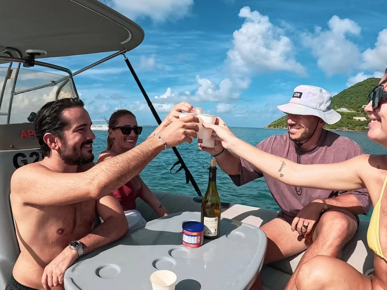 RIB för uthyrning Sankt Martin till det bästa priset 