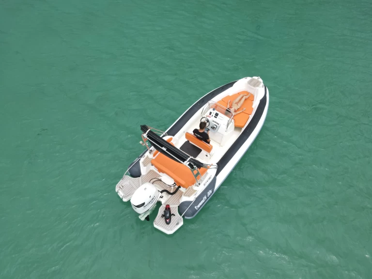 RIB för uthyrning Porto-Vecchio till det bästa priset 