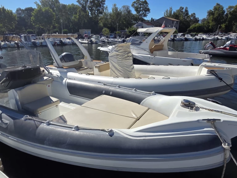 Yacht charter Saint-Florent billig 800