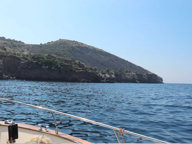 Yacht charter Massa Lubrense billig Gozzo sorrentino