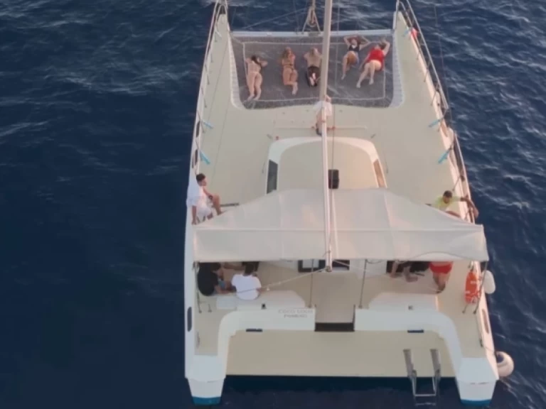 Fountaine Pajot Louisiane 37 charter bareboat eller skeppad i Playa de San Juan