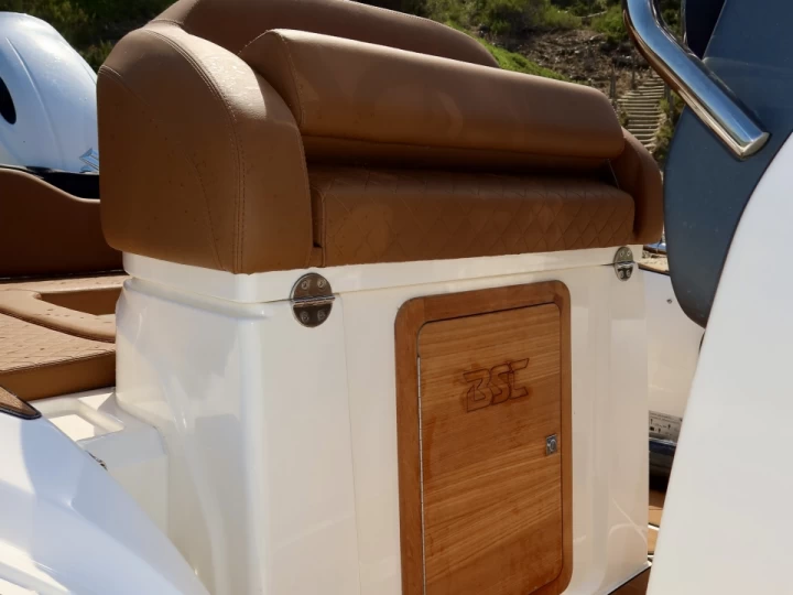 Yacht charter Hyeres billig Bsc 70 élégance