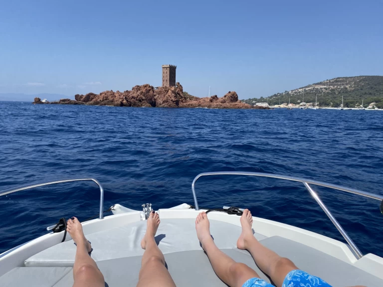 Hyr en Bénéteau Flyer 650 Sun Deck Mandelieu-la-Napoule 