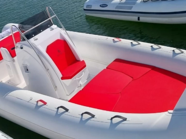 Yacht charter Porto Siracusa billig 23