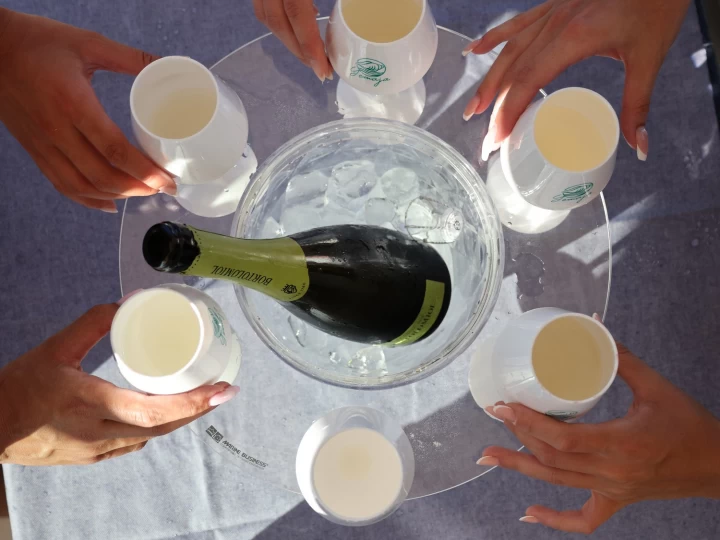 Hyra Motorbåt  med eller utan skeppare Squalo Porto Cesareo 