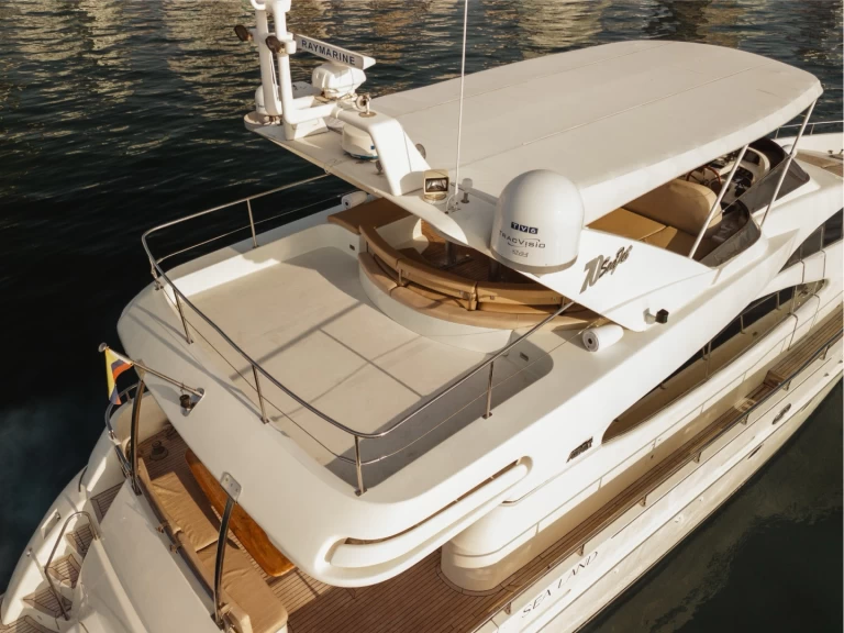 Yacht charter Cartagena billig Azimut 70