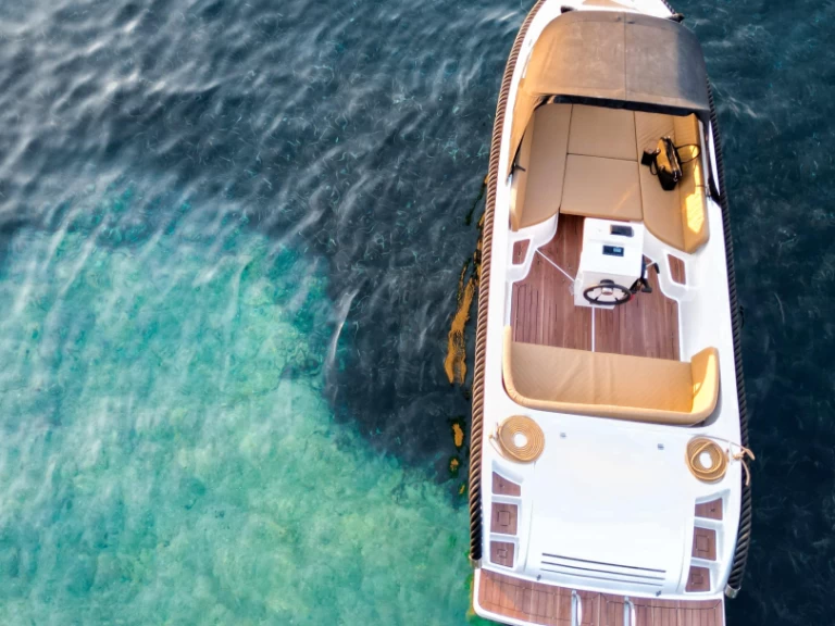 Yacht charter Mandelieu-la-Napoule billig 555 tenders