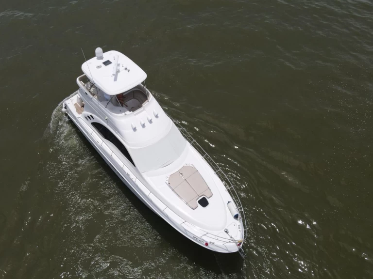 Uthyrning Lyx yacht Sea Ray med en båtlicens 