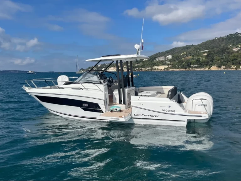 Hyr en Jeanneau Cap Camarat 9.0 WA Série 2 Golfe-Juan 