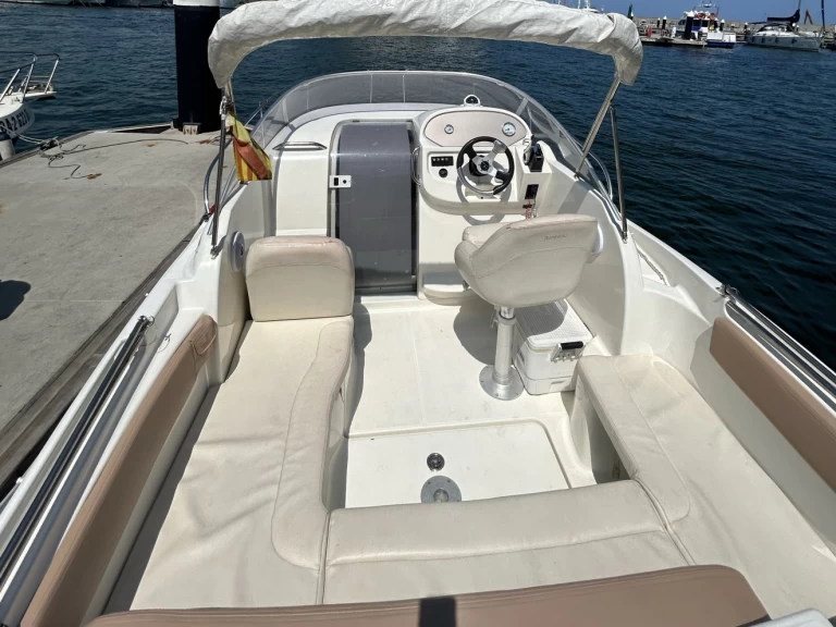 Jeanneau Leader 625 charter bareboat eller skeppad i l'Escala