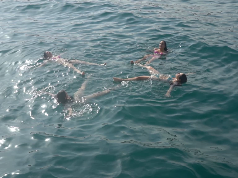 Segelbåt  för uthyrning Badalona till det bästa priset 