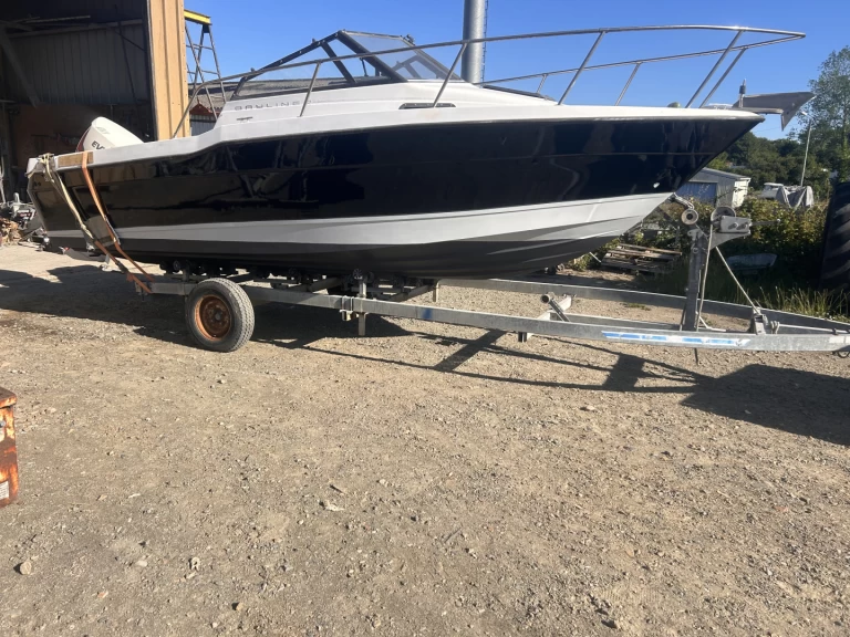 Hyra Motorbåt  med eller utan skeppare Bayliner Perros-Guirec 