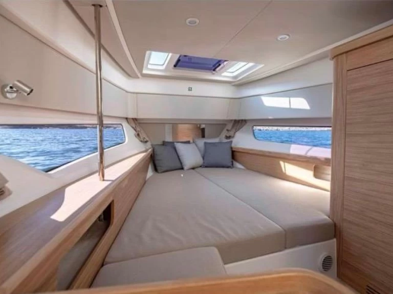 Hyra Motorbåt  med eller utan skeppare Nimbus Ajaccio 