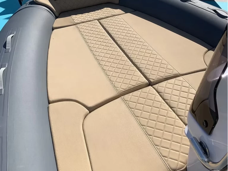 Uthyrning RIB Salpa med en båtlicens 