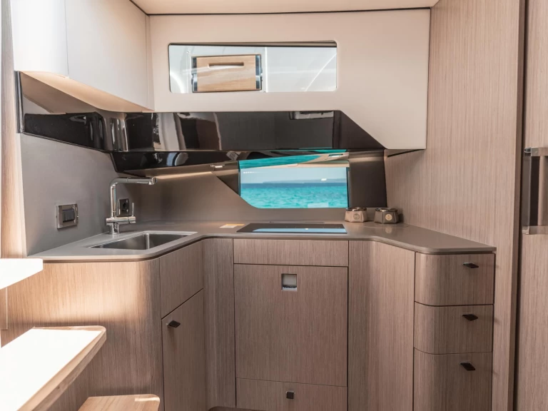 Hyra Motorbåt  med eller utan skeppare Fjord Ibiza Town 