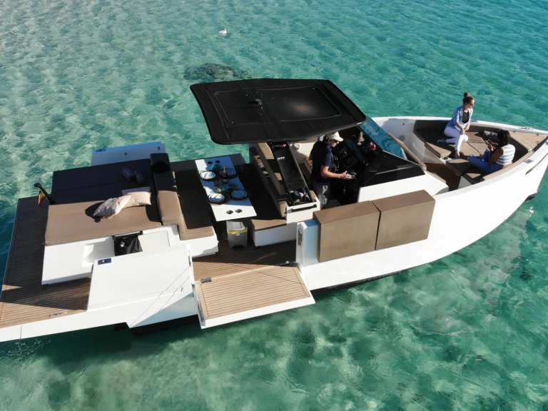 Hyr en De Antonio D34 Ibiza Town 