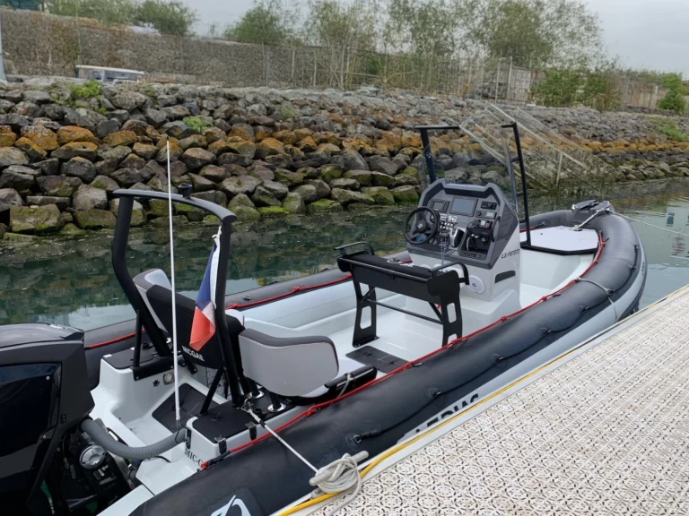 Hyr en Zodiac Open 7 Les Sables-d'Olonne 