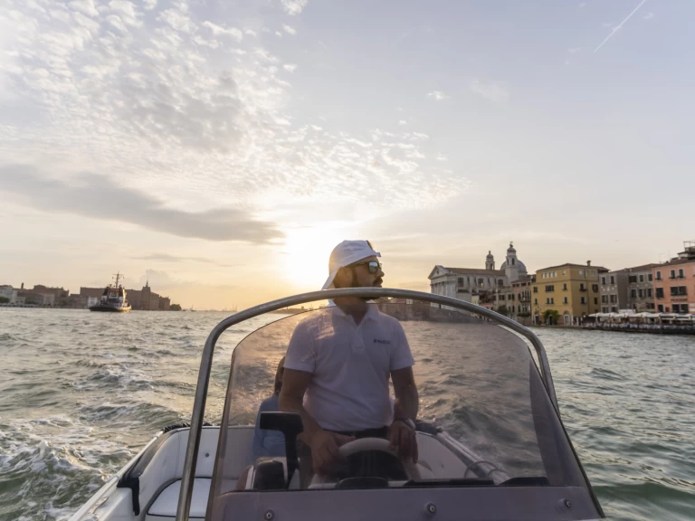 Uthyrning Motorbåt  i Mestre - Brube Mose 17