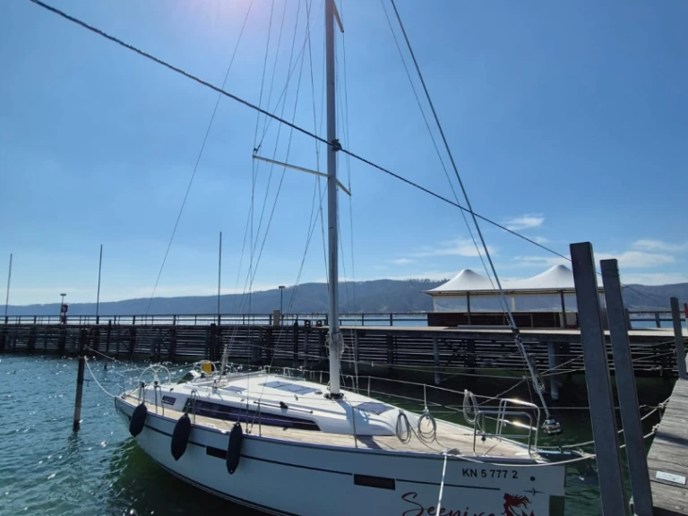 Bavaria Bavaria 37 charter bareboat eller skeppad i Bodman-Ludwigshafen