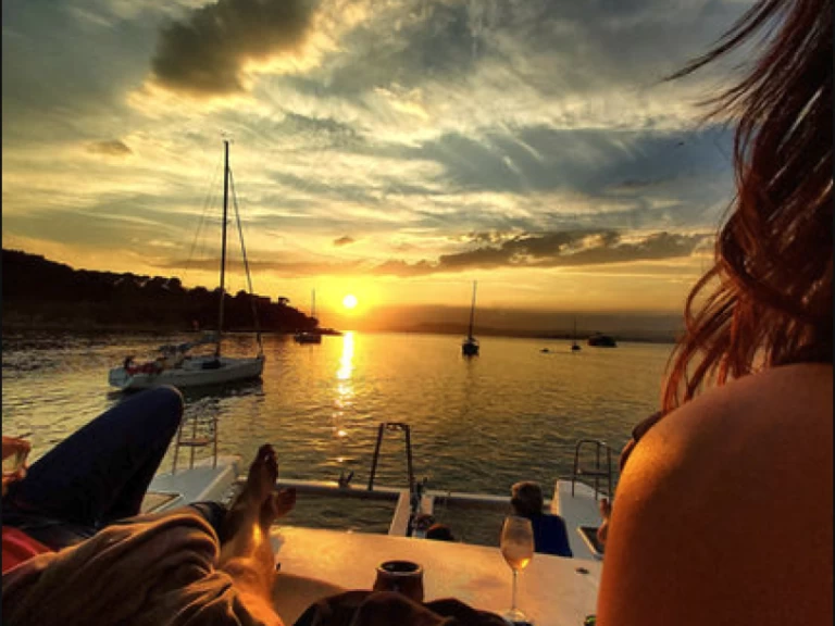 Uthyrning Katamaran  Lagoon med en båtlicens 