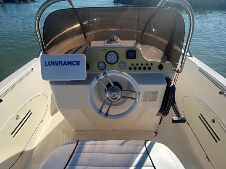 Hyra Motorbåt  med eller utan skeppare Mano Marine Porto San Giorgio 