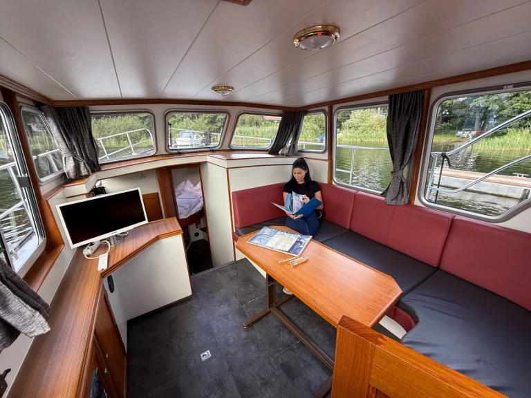 Pedro Skiron Typ 3 charter bareboat eller skeppad i Waren (Müritz)