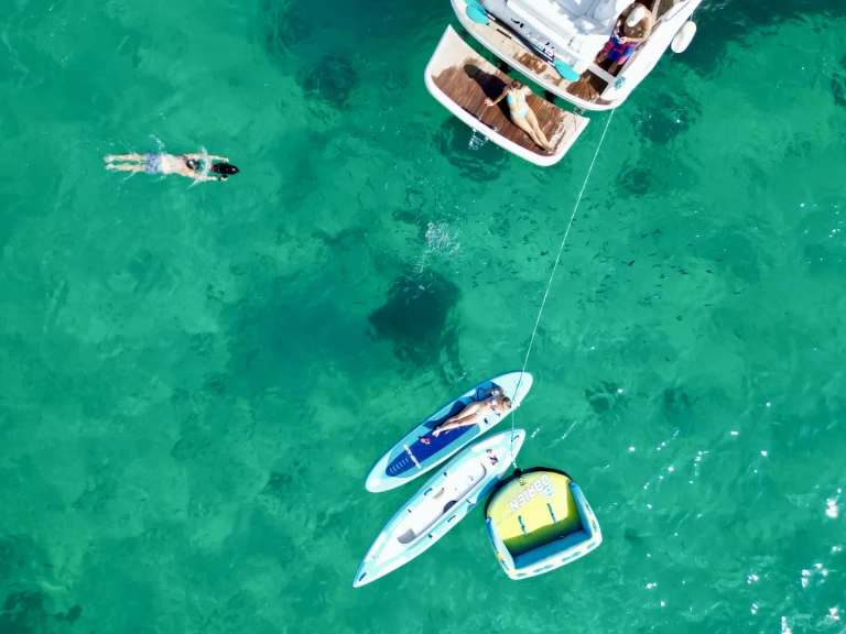 Hyr en Bavaria Bavaria 400 Sport Monaco-Ville 