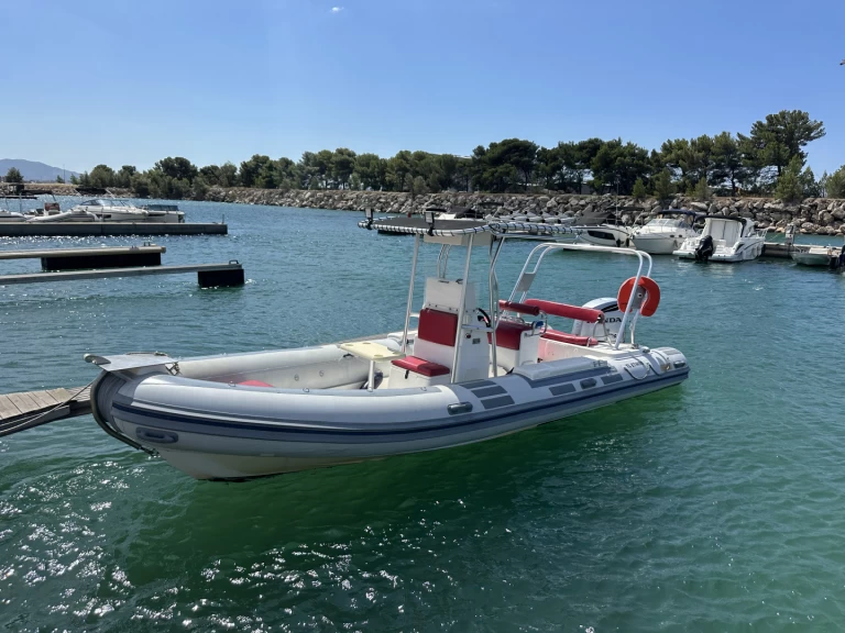 Caribe Caribe UB24 charter bareboat eller skeppad i Marseille