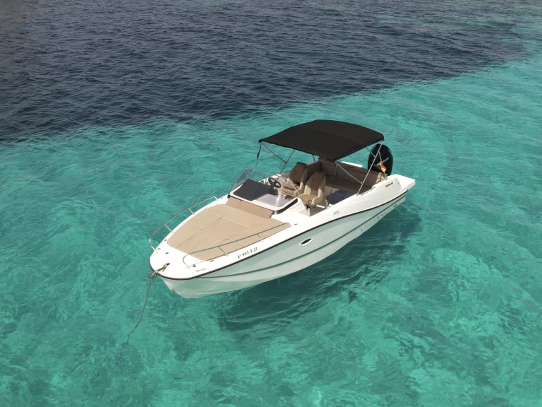 Yacht charter Cambrils billig Activ 755 Sundeck