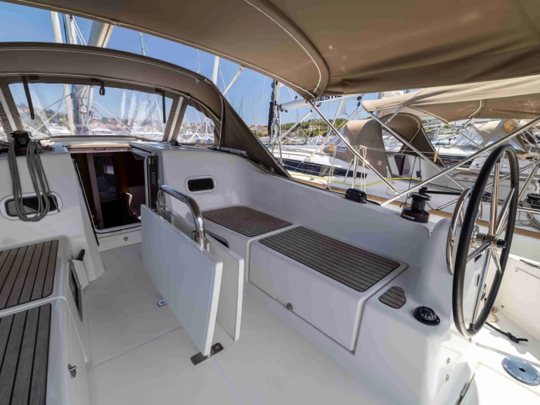 Båtuthyrning Jeanneau Sun Odyssey 380 i Drage på Samboat 