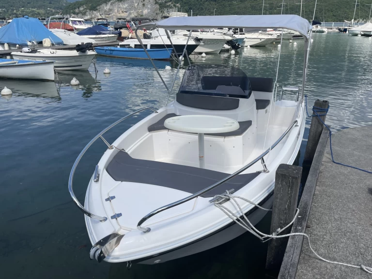 Hyr en AM Yacht Titanium 460 Sevrier 