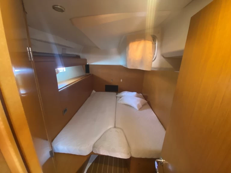 Hyra Segelbåt  med eller utan skeppare Jeanneau Lefkáda 