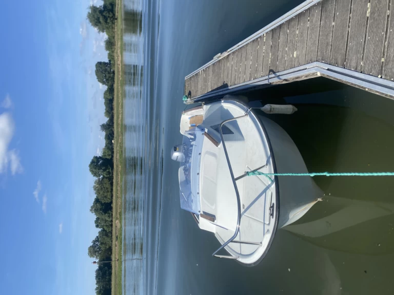 Uthyrning Motorbåt  Bénéteau med en båtlicens 