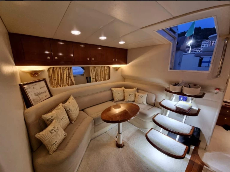 Uthyrning Motorbåt  Baia med en båtlicens 