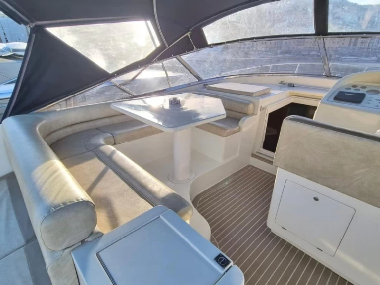 Hyra Motorbåt  med eller utan skeppare Baia Portofino 