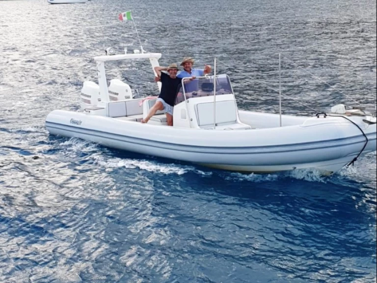Hyr en Marlin Boat 760 Salina (Island) 