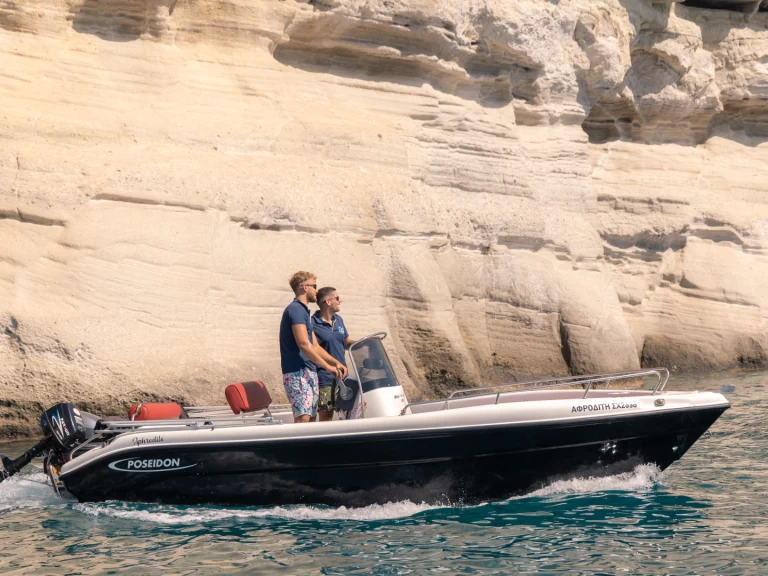 Hyra Motorbåt  med eller utan skeppare Poseidon Agía Kiriakí 