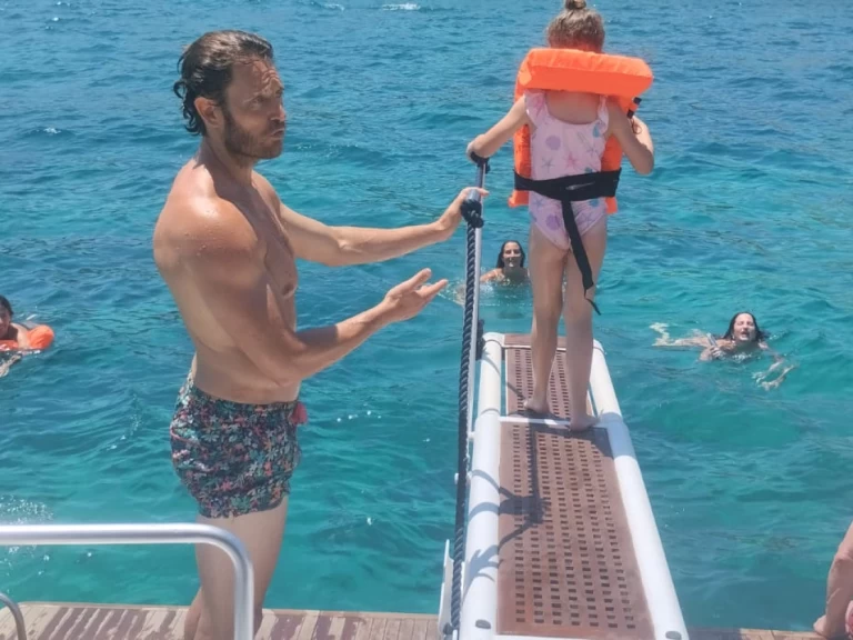 Hyr en Comar Clanship 42 FB Catania 