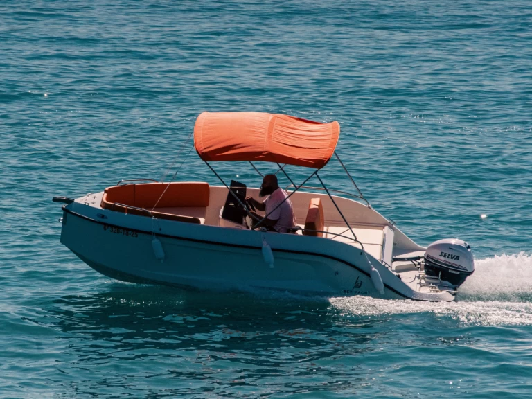 Bey Yacht 18 charter bareboat eller skeppad i Puerto Marina Benalmadena