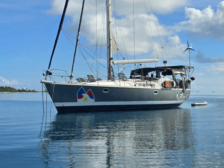 Uthyrning Segelbåt  Jeanneau med en båtlicens 